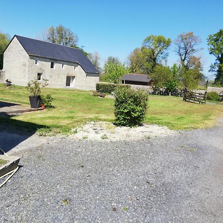 Vila La Ferme De Montigny Asnieres-en-Bessin Exteriér fotografie